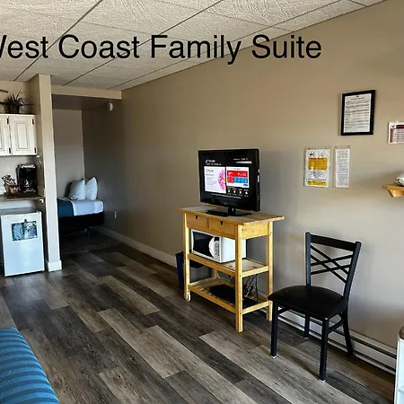 West Coast Motel On The Harbour Ucluelet Exterior photo