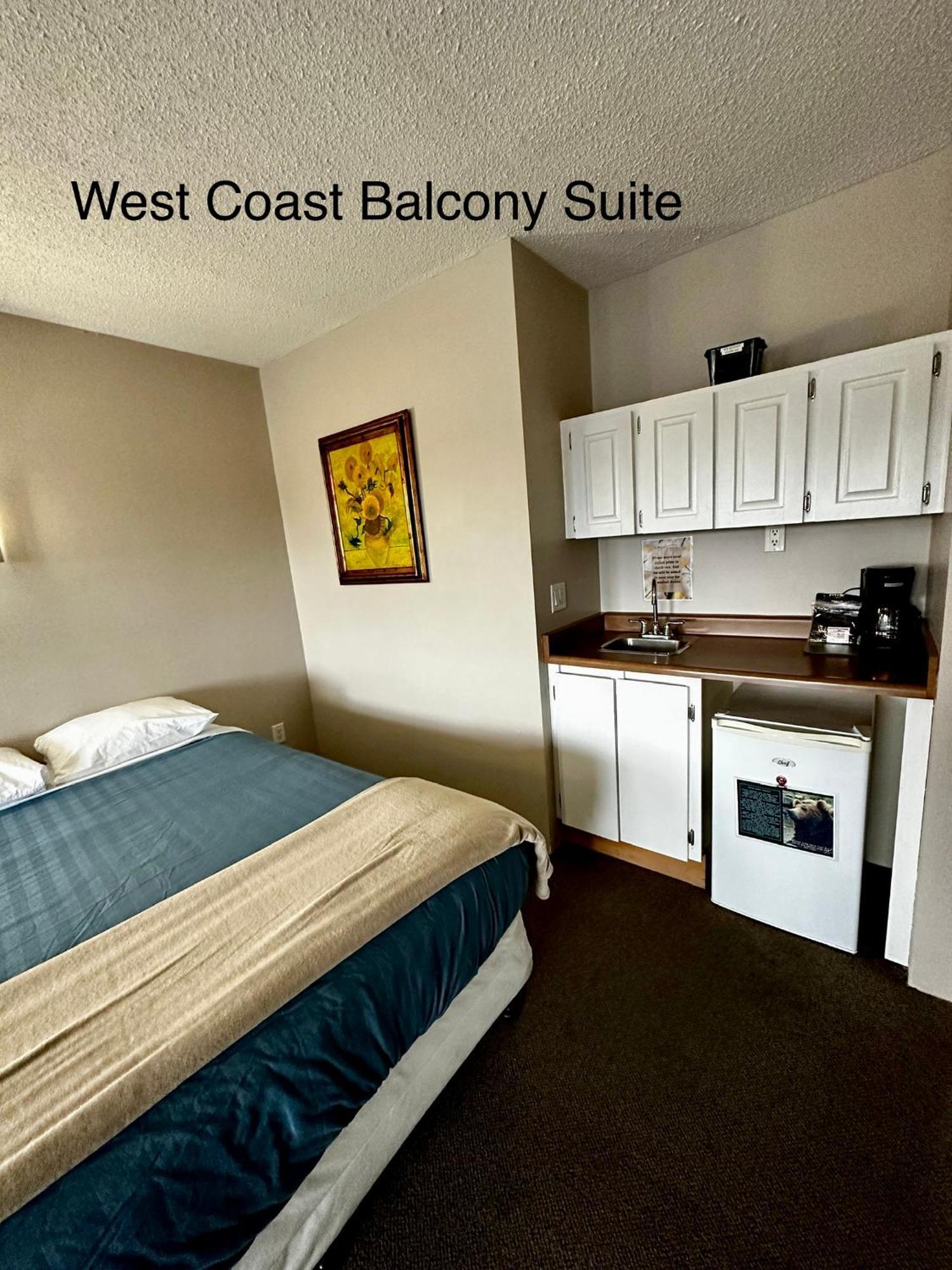 West Coast On The Harbour Motel